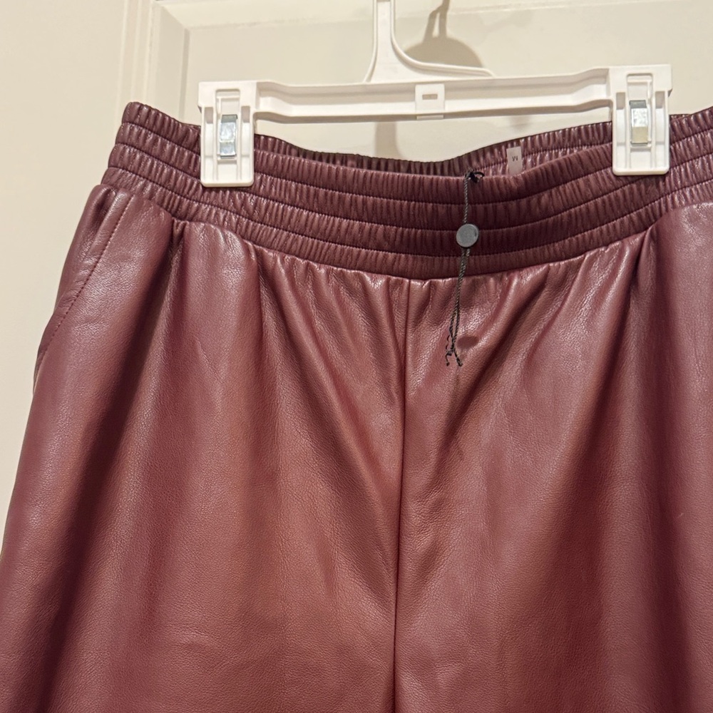 Dolce Cabo Burgandy Wine Faux Leather Jogger Pants Women’s Medium - Picture 6 of 8